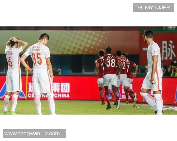 建业与亚泰激战正酣谁能在中超赛场上笑到最后